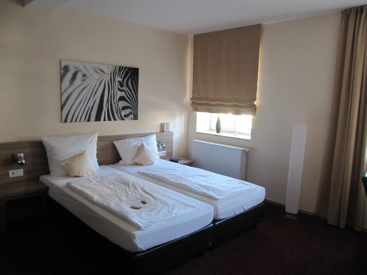 Hotel Stadt Steinheim Steinheim  ภายนอก รูปภาพ