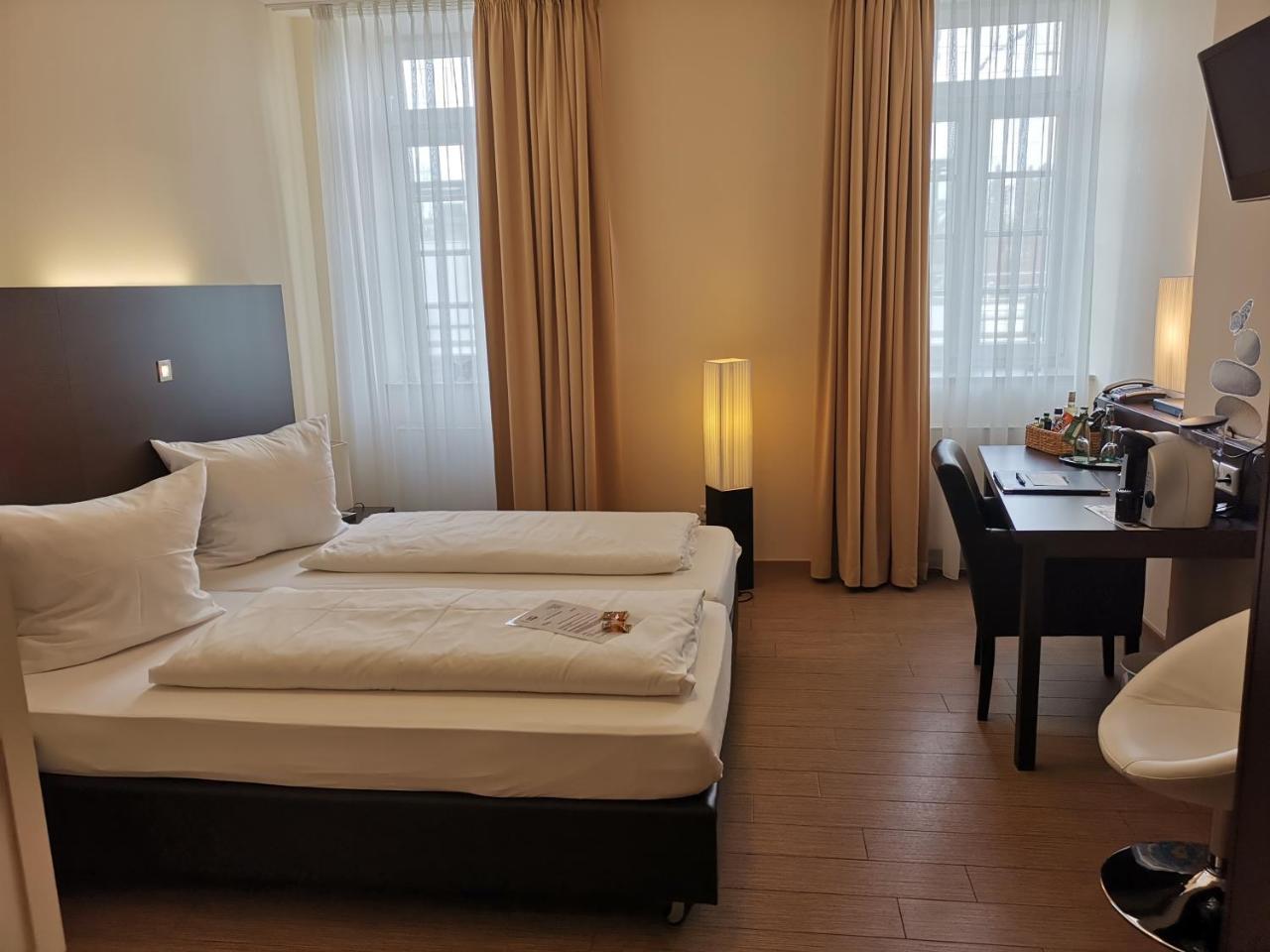 Hotel Stadt Steinheim Steinheim  ภายนอก รูปภาพ